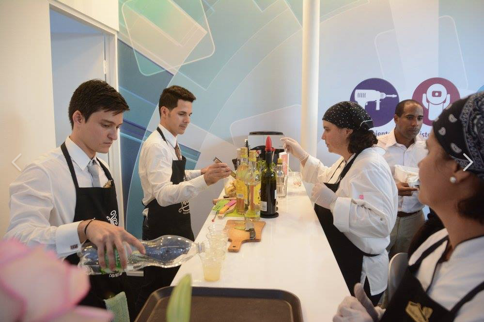 FIHAV_17 Preparación cocteles