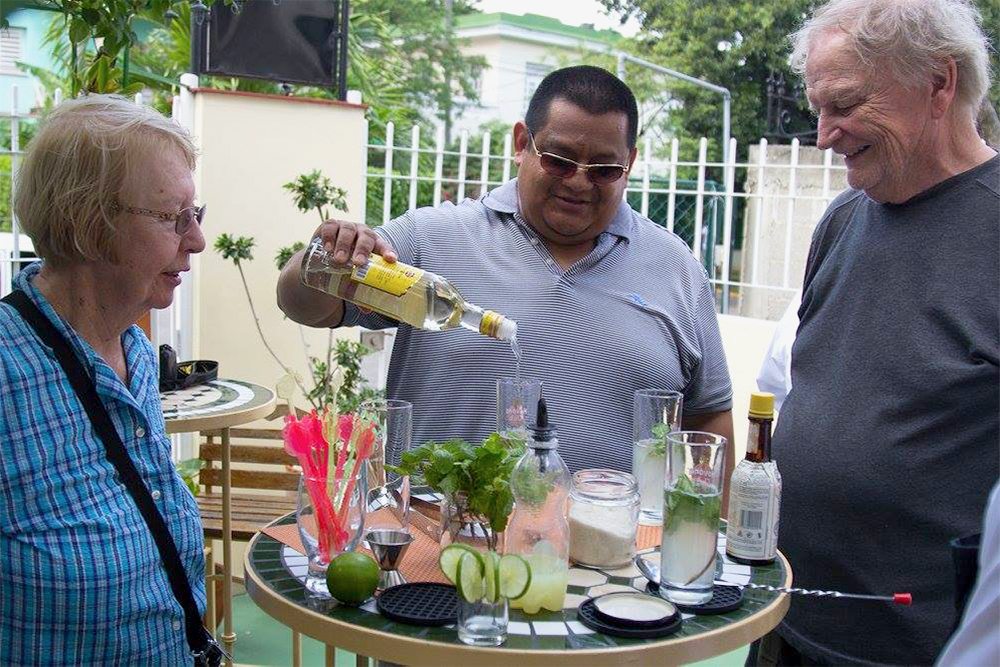 Preparando Mojito